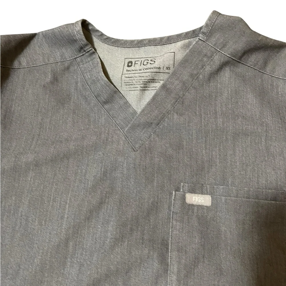 💙BUNDLE Figs Charcoal V-Neck Scrub Top - Picture 7 of 12